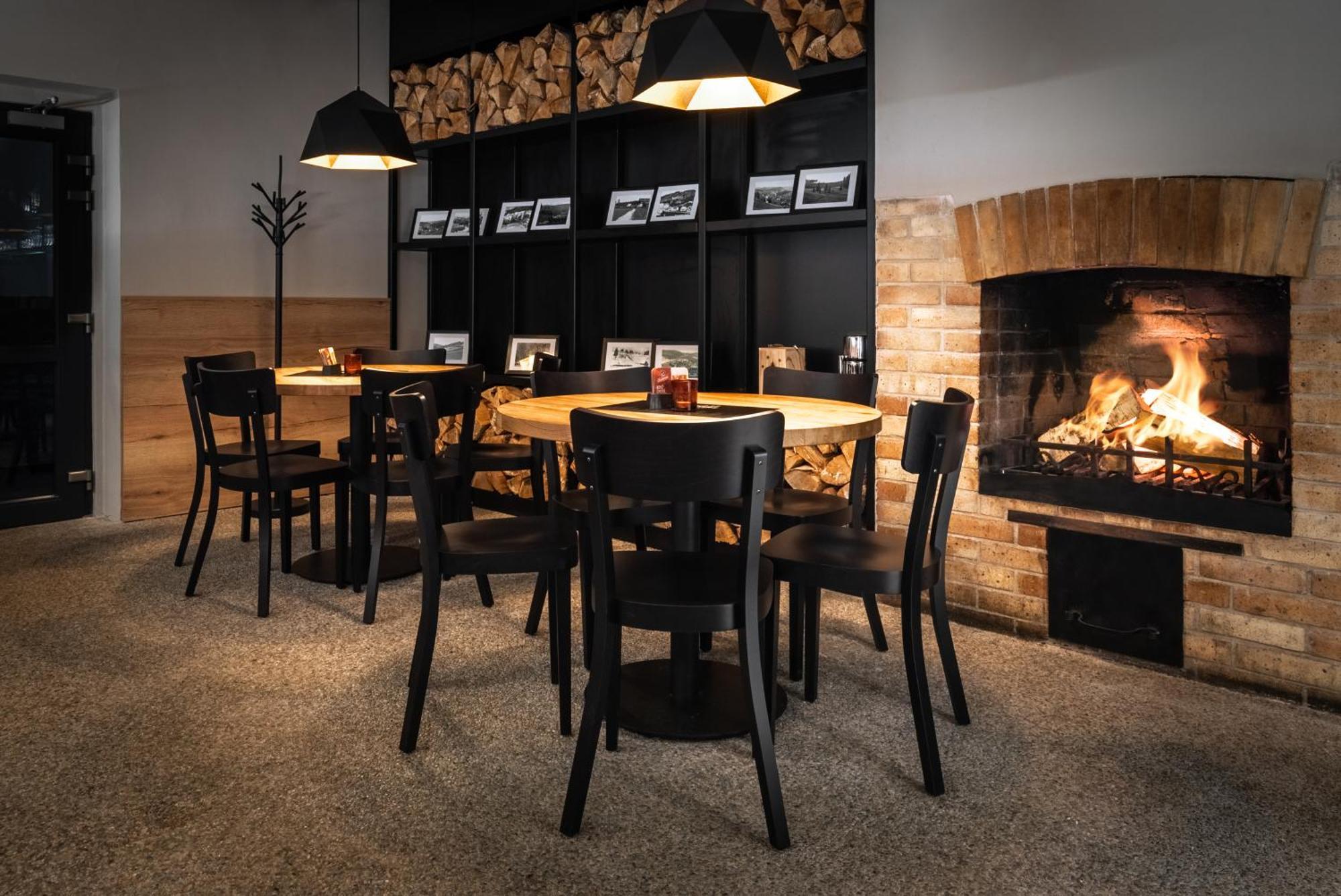 Hotel Schwarz Nove Hamry ภายนอก รูปภาพ