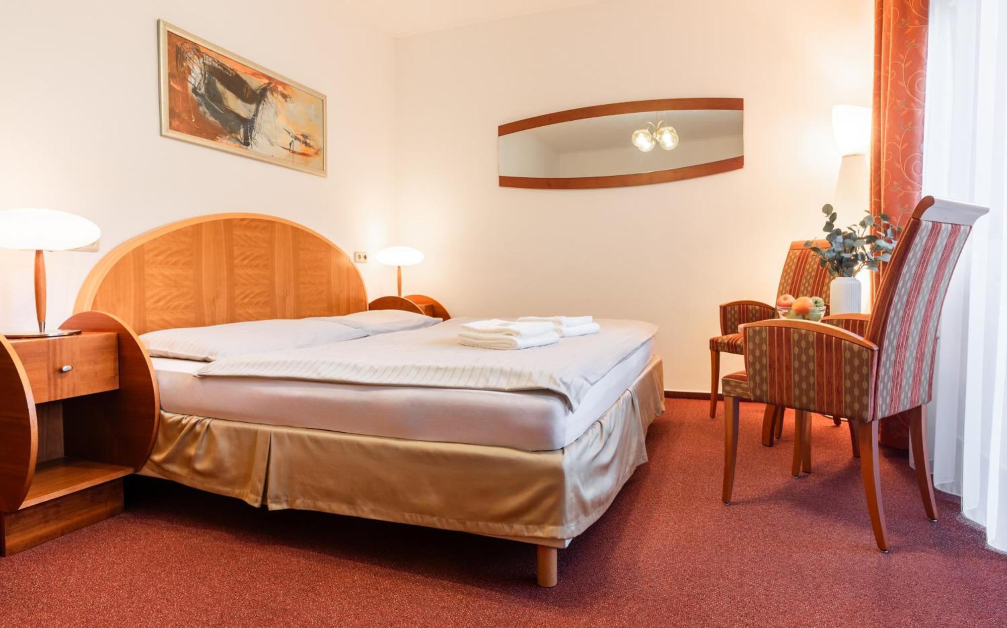 Hotel Schwarz Nove Hamry ภายนอก รูปภาพ