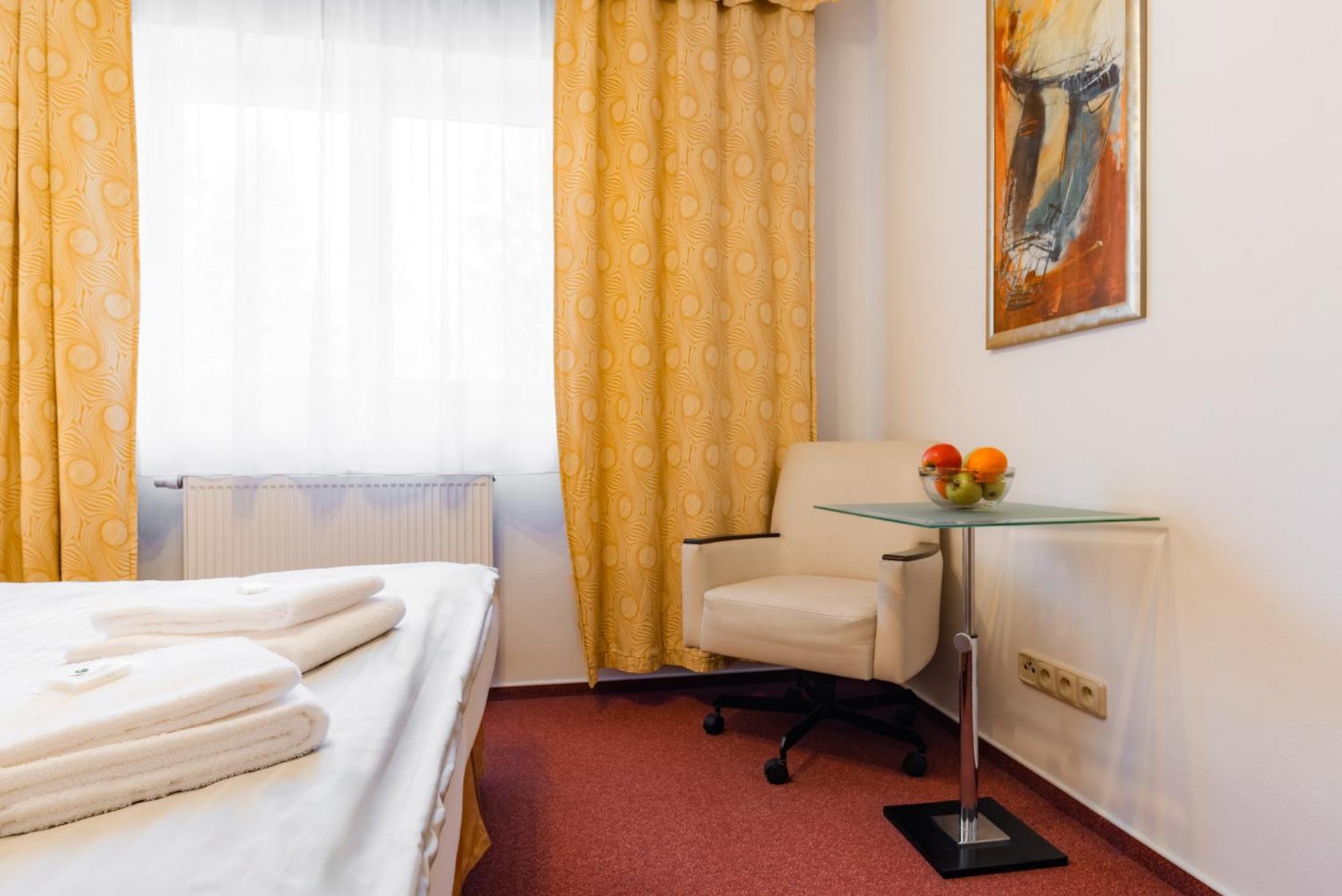Hotel Schwarz Nove Hamry ภายนอก รูปภาพ