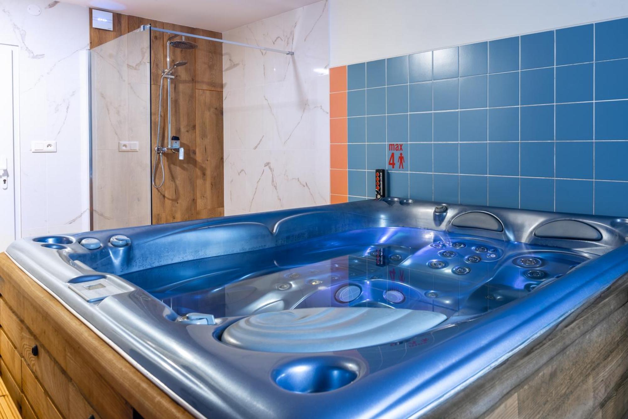 Hotel Schwarz Nove Hamry ภายนอก รูปภาพ