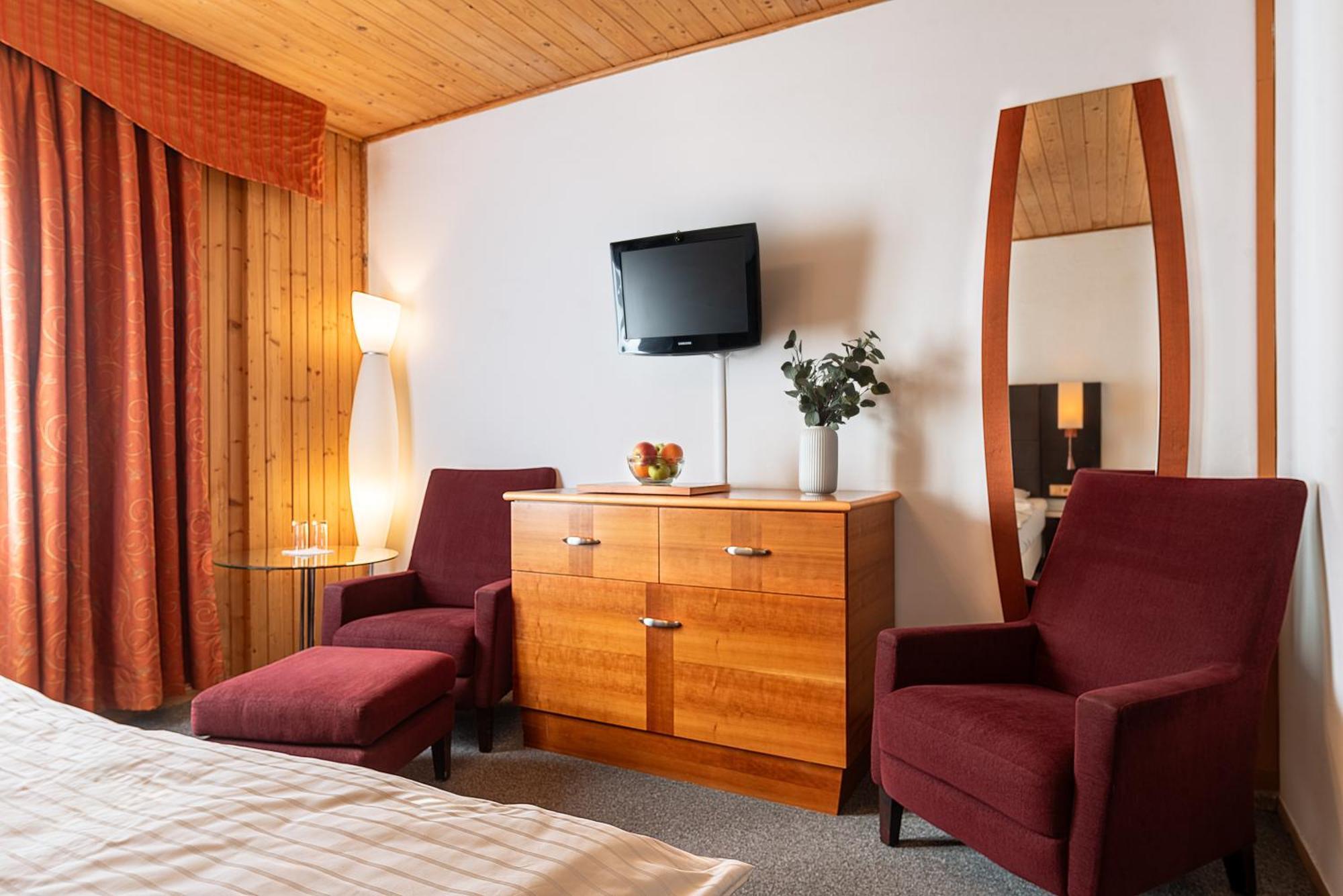 Hotel Schwarz Nove Hamry ภายนอก รูปภาพ